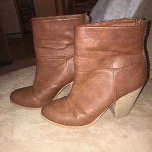 Heeled booties